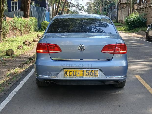 Volkswagen Passat 2013 Blue