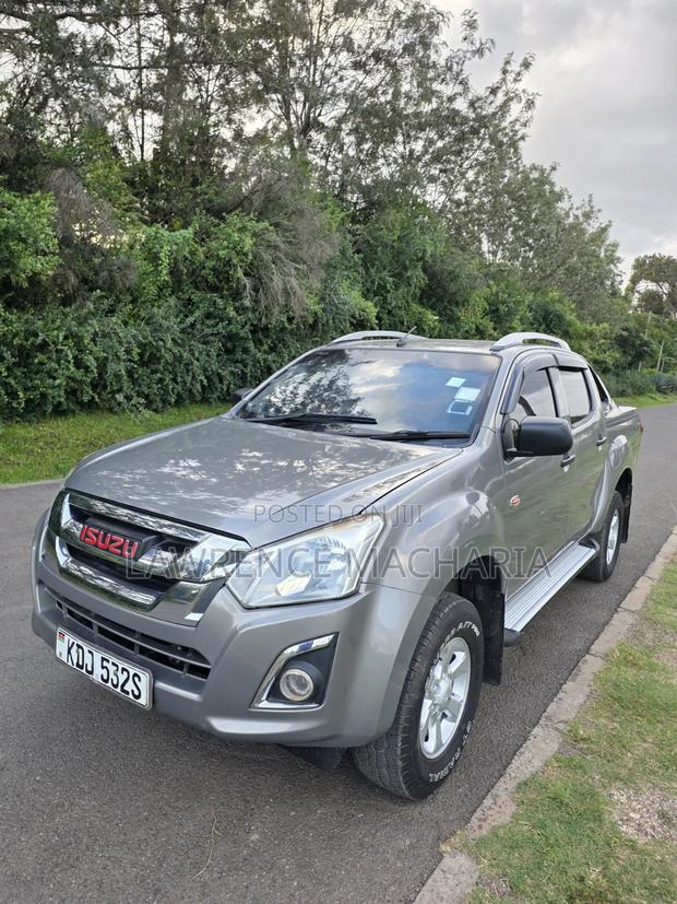Isuzu D-MAX 2022 Gold