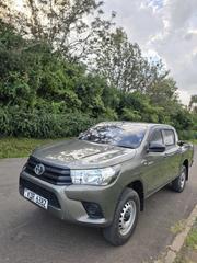 Toyota Hilux 2024 Gold for sale
