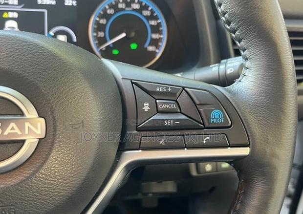 Nissan Leaf 2023 White