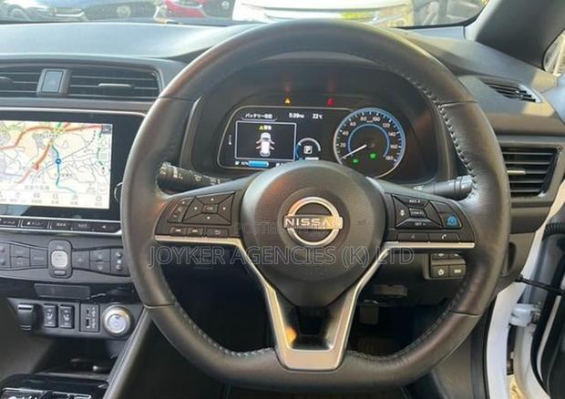 Nissan Leaf 2023 White
