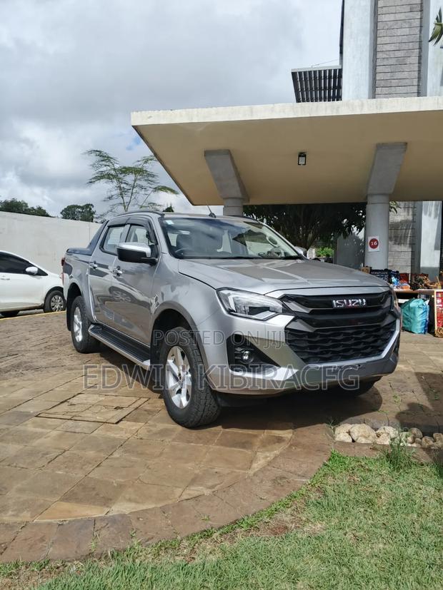 New Isuzu D-MAX 2026 White