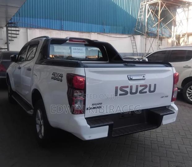 New Isuzu D-MAX 2026 White
