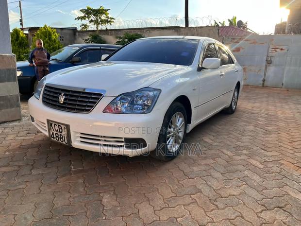 Toyota Crown 2008 White