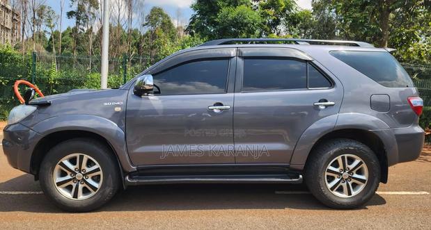 Toyota Fortuner 2011 Gray