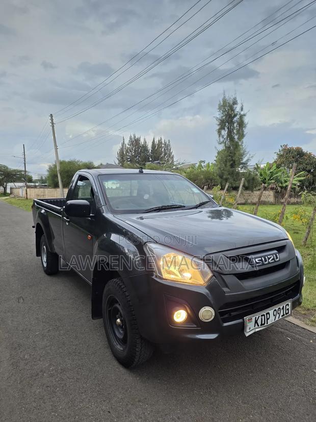 Isuzu D-MAX 2024 Gray