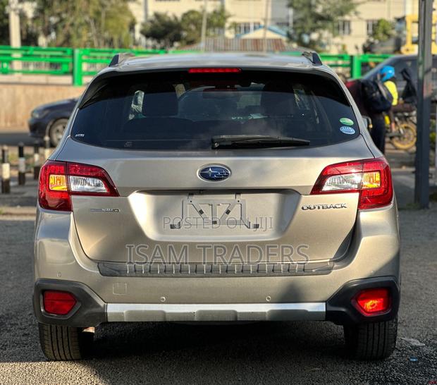 Subaru Outback 2.5i Premium AWD 2019 Gold
