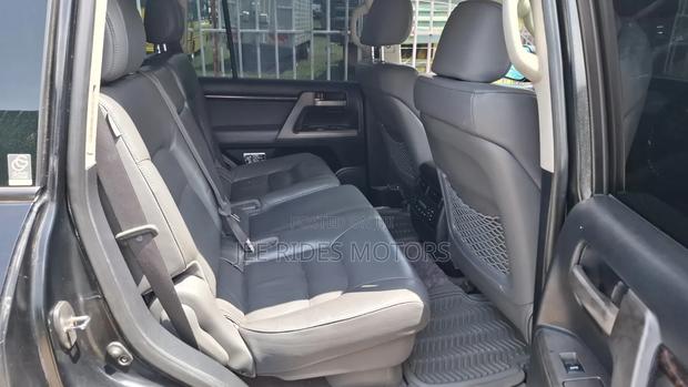 Toyota Land Cruiser 100 4.7 Executive 2008 Black