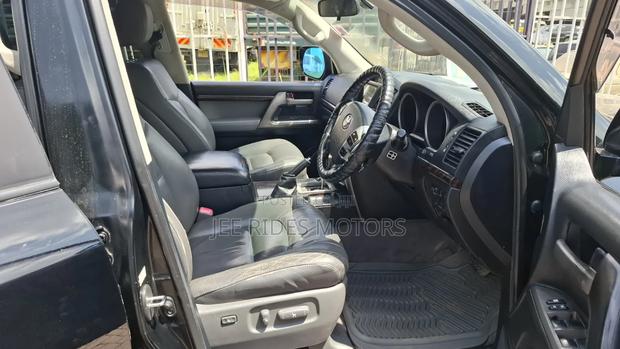 Toyota Land Cruiser 100 4.7 Executive 2008 Black