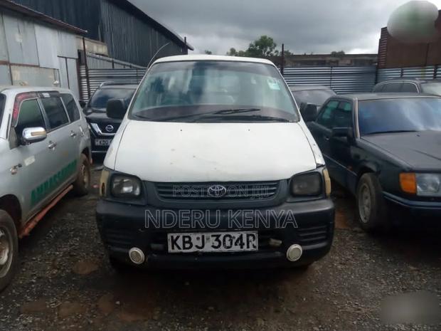 Toyota TownAce 2004 White
