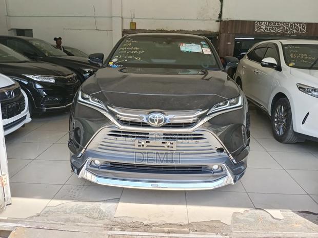 Toyota Harrier 2.0 4WD 2021 Black