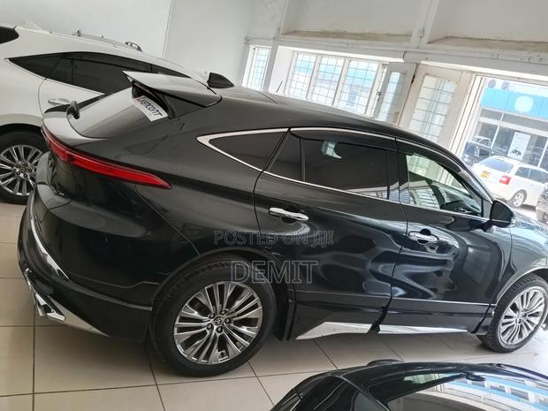 Toyota Harrier 2.0 4WD 2021 Black