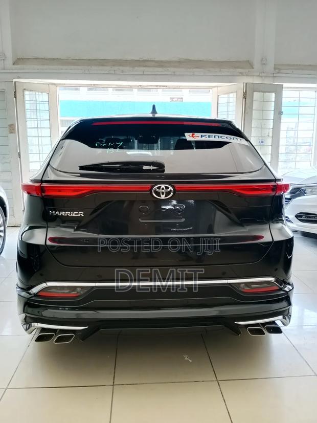 Toyota Harrier 2.0 4WD 2021 Black