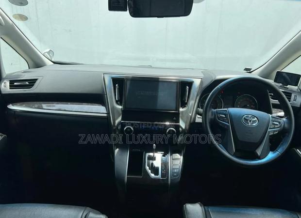 Toyota Alphard 2018 Pearl