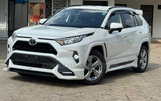 Toyota RAV4 Limited AWD 2019 White