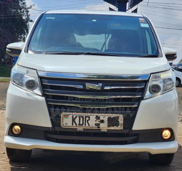 Toyota Noah 2016 White