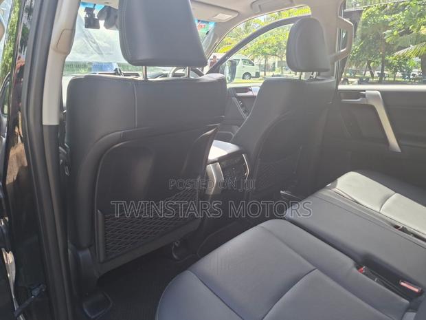 Toyota Land Cruiser Prado 2.8 2023 Black