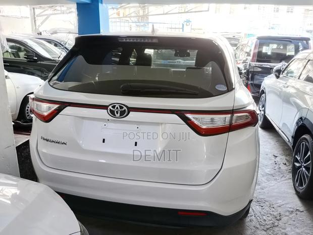 Toyota Harrier 2.0 2019 White