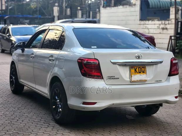 Toyota Axio 2017 Pearl