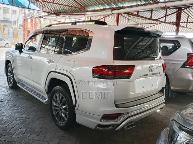 Toyota Land Cruiser 3.5 Petrol 4WD 2022 White