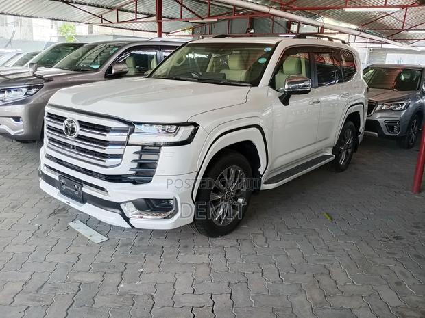 Toyota Land Cruiser 3.5 Petrol 4WD 2022 White