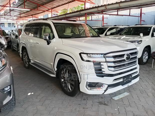 Toyota Land Cruiser 3.5 Petrol 4WD 2022 White