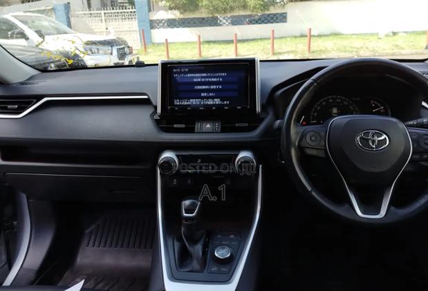 Toyota RAV4 XSE 2019 Silver
