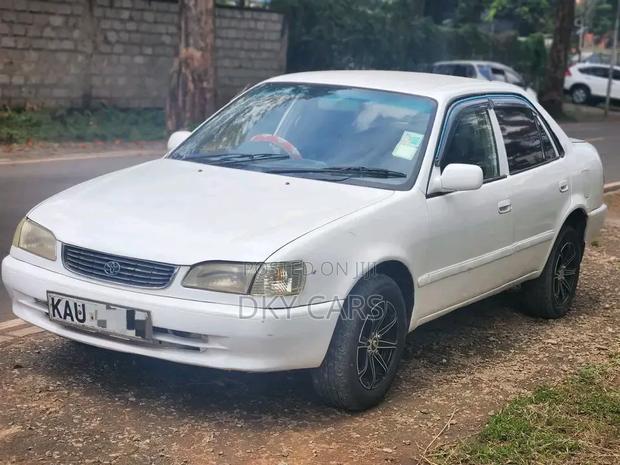 Toyota Corolla 2002 White