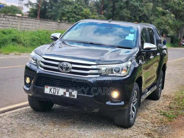 Toyota Hilux 2016 Black