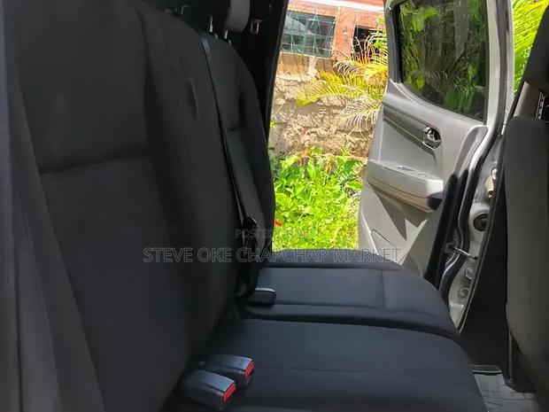 Isuzu D-MAX 2022 Silver