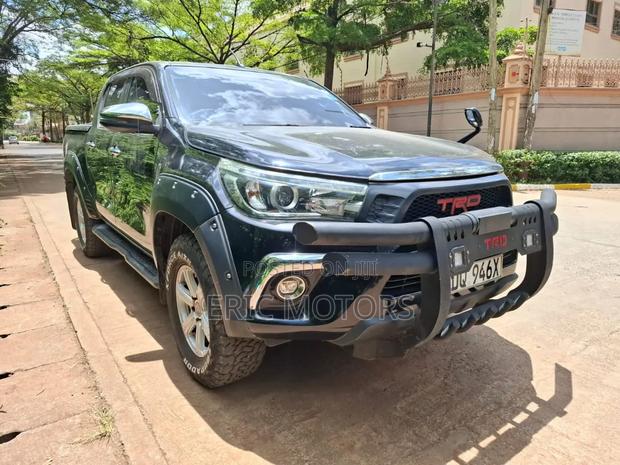 Toyota Hilux 2019 Black