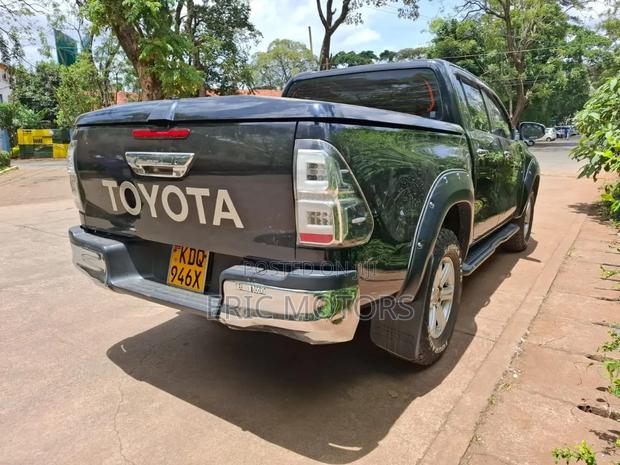 Toyota Hilux 2019 Black