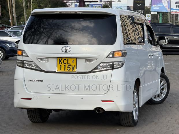 Toyota Alphard 2.4 Petrol AWD 2010 White