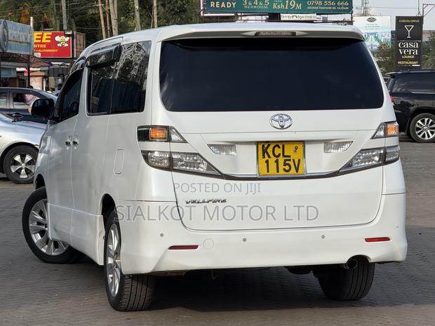 Toyota Alphard 2.4 Petrol AWD 2010 White