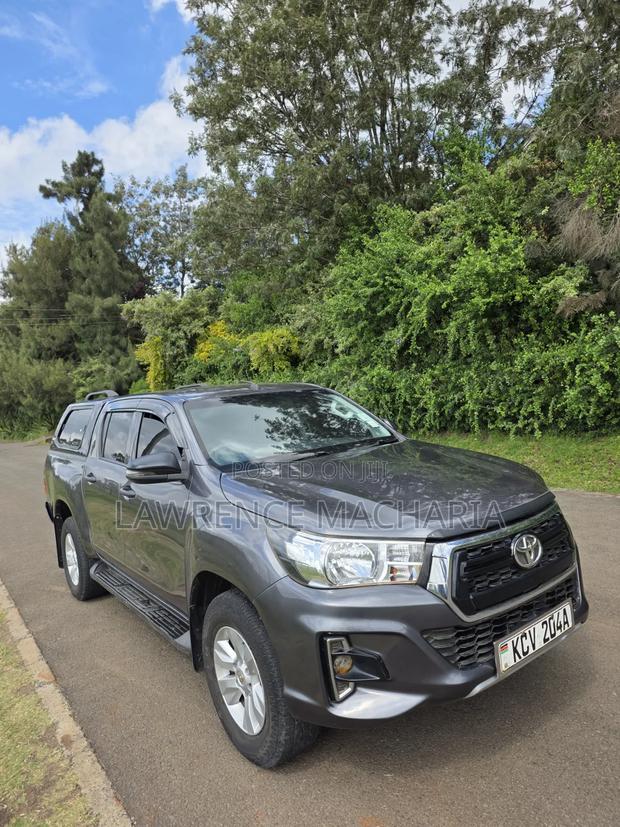 Toyota Hilux 2019 Gray