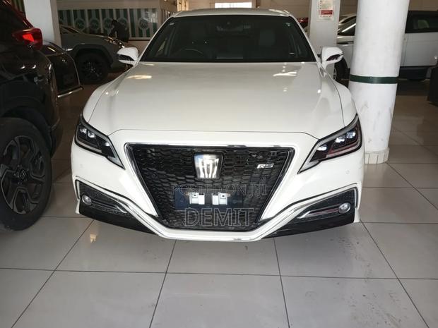 Toyota Crown 2018 White