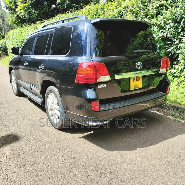 Toyota Land Cruiser 4.6 V8 ZX 2015 Black