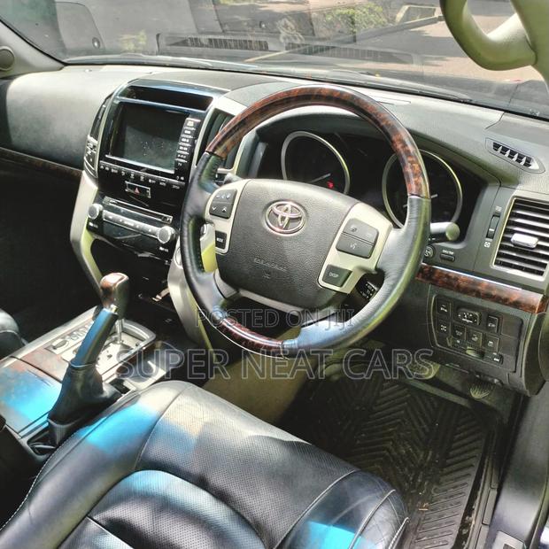 Toyota Land Cruiser 4.6 V8 ZX 2015 Black