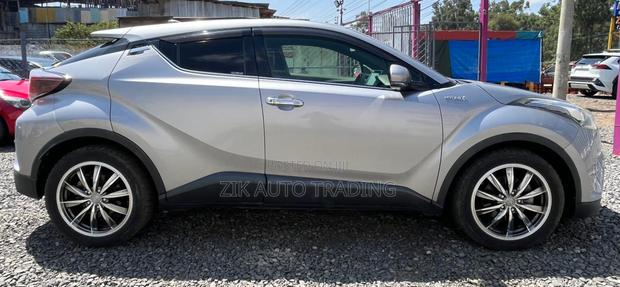 Toyota C-HR 2017 Gray