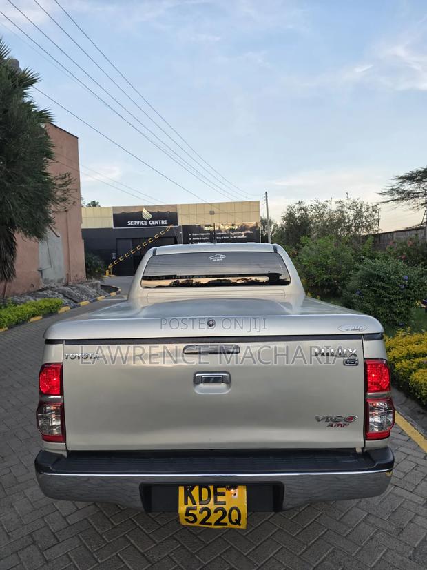 Toyota Hilux 2014 Gold