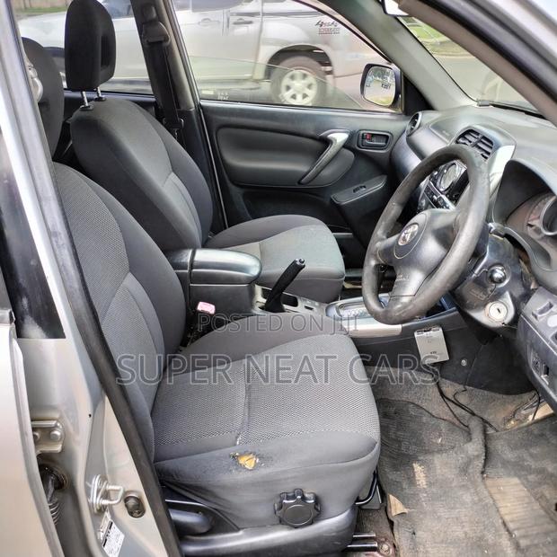 Toyota RAV4 2.0 4x4 Executive 2004 Silver