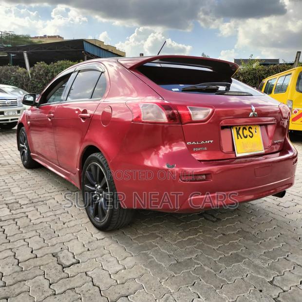 Mitsubishi Galant 2011 Red
