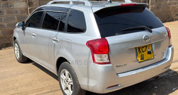 Toyota Corolla Fielder 2013 Silver