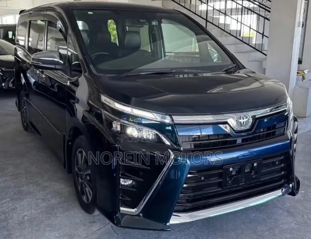 Toyota Noah 2020 Blue