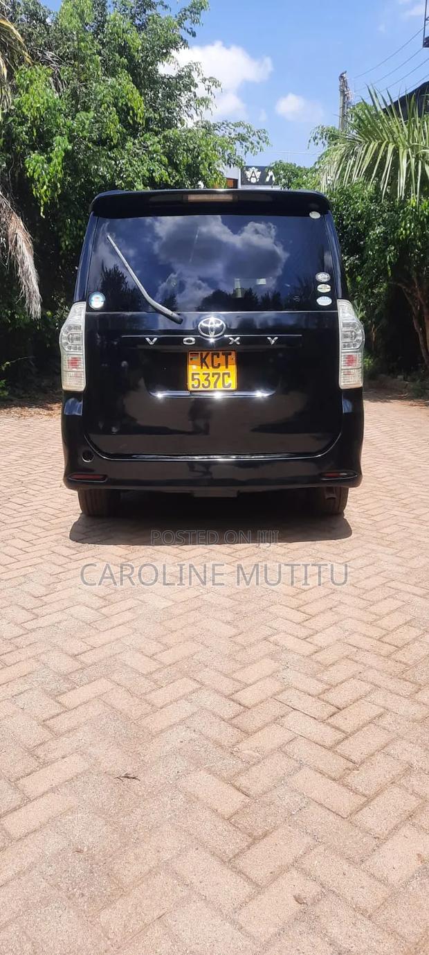Toyota Voxy 2011 Black