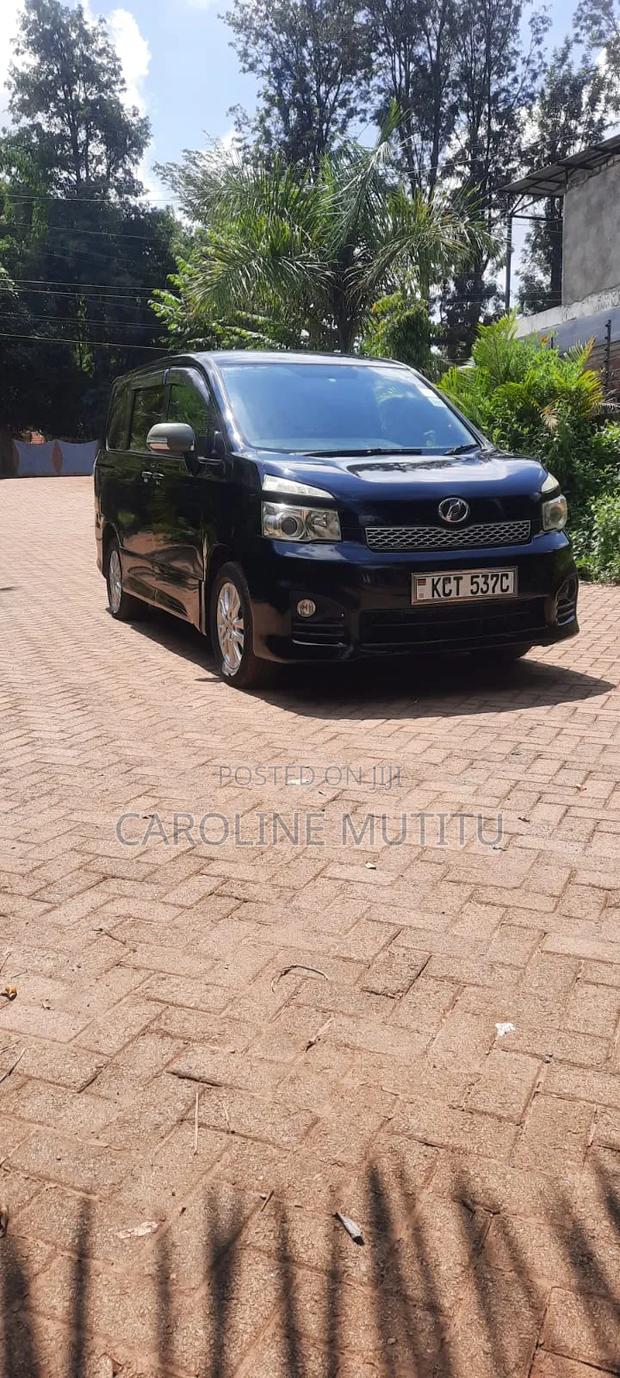 Toyota Voxy 2011 Black