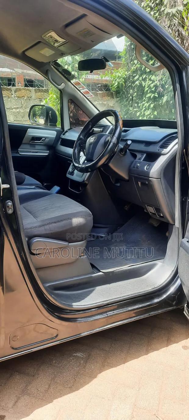 Toyota Voxy 2011 Black
