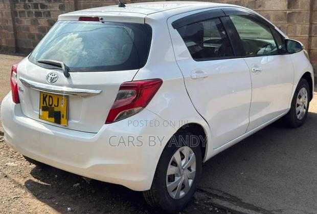 Toyota Vitz 2015 White