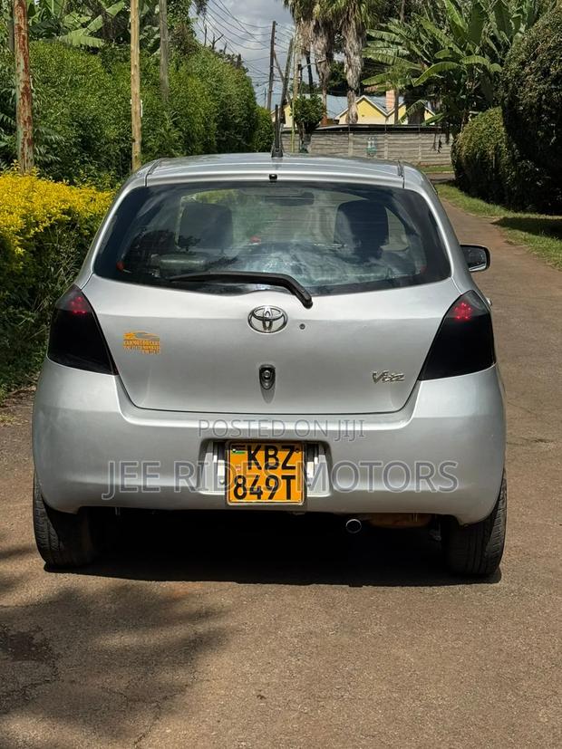 Toyota Vitz 1.3 FWD 5dr 2007 Silver