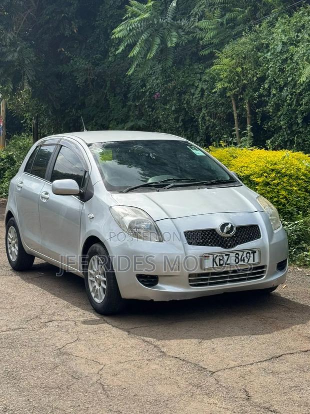 Toyota Vitz 1.3 FWD 5dr 2007 Silver